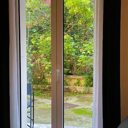 Apartment Secret - Un Nido Nascosto Nel Centro Storico Con Patio Su Giardino Fiorito Bologna