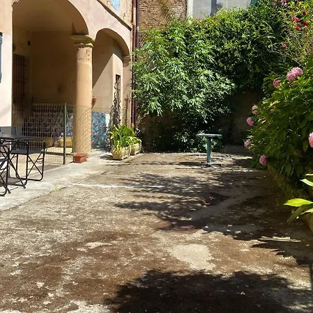 Secret - Un Nido Nascosto Nel Centro Storico Con Patio Su Giardino Fiorito * Bologna